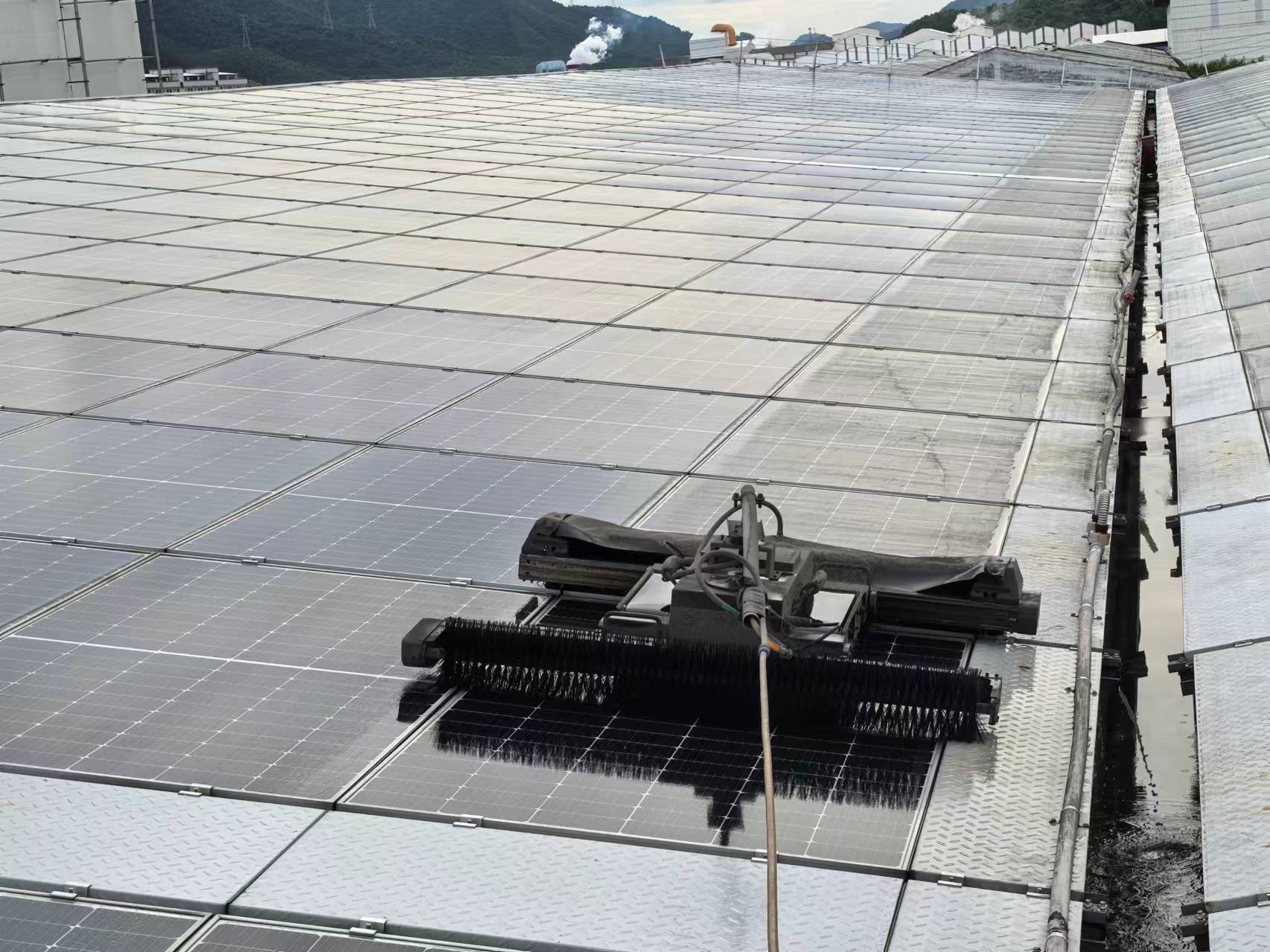光伏清洗机器人清洗